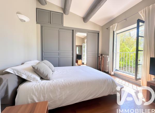 Maison à vendre 8 pièces 256 m² Sainte-Cécile-les-Vignes