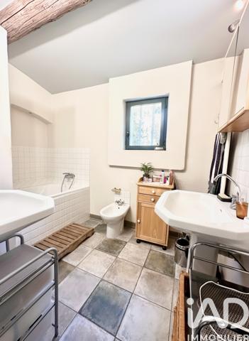 Maison à vendre 8 pièces 256 m² Sainte-Cécile-les-Vignes