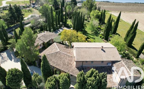 Maison à vendre 8 pièces 256 m² Sainte-Cécile-les-Vignes