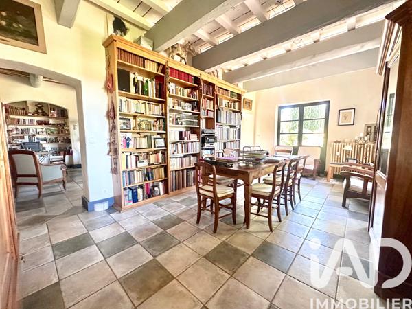 Maison à vendre 8 pièces 256 m² Sainte-Cécile-les-Vignes