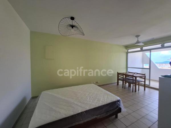 À vendre – Charmant studio - terrasse et parking – Schoelcher - Terreville