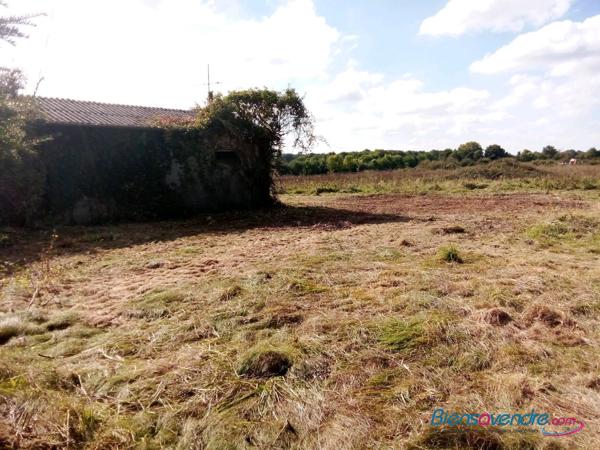 PROPRIETE A RENOVER AVEC GRAND TERRAIN