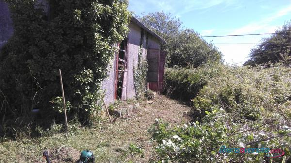 PROPRIETE A RENOVER AVEC GRAND TERRAIN