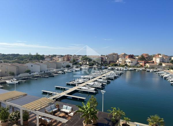 À vendre : Appartement meublé  avec terrasse et vue sur la marina Le Barcarès