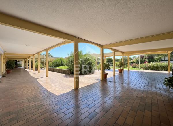 À vendre : Appartement meublé  avec terrasse et vue sur la marina Le Barcarès