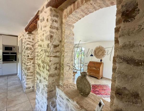 Maison rénovée avec vue , l'Ermitage 4 chambres, terrain avec puits 3800 m2