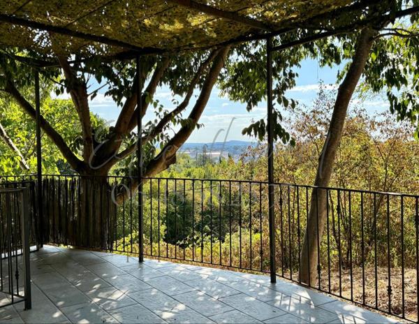 Maison rénovée avec vue , l'Ermitage 4 chambres, terrain avec puits 3800 m2