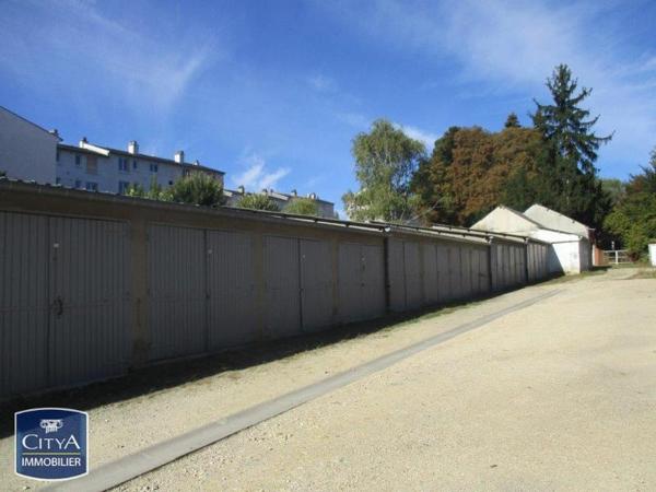 Location parking Bourges (18000)