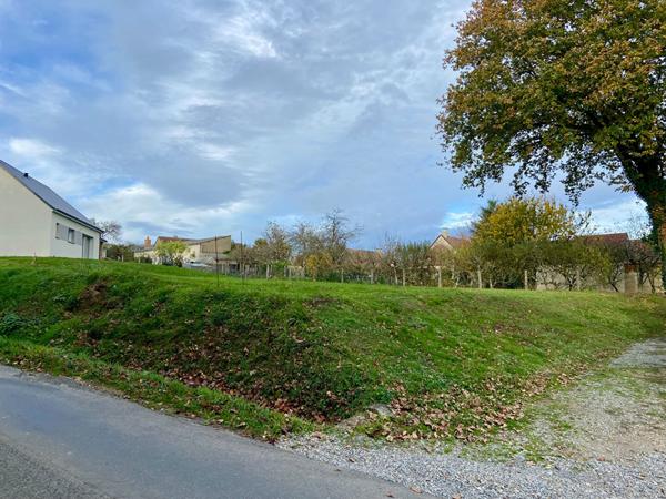 Vente terrain à bâtir d'environ 600m² - proche Ecommoy - situé à Marigné-Laillé (72220)