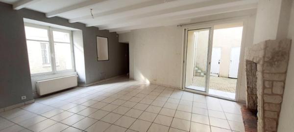JOLIE MAISON DE BOURG!!!