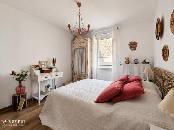 VILLEFRANCHE-SUR-SAÔNE CENTRE – T4 RÉCENT AVEC TERRASSE COUVERTE DE 37 M² ET GARAGE