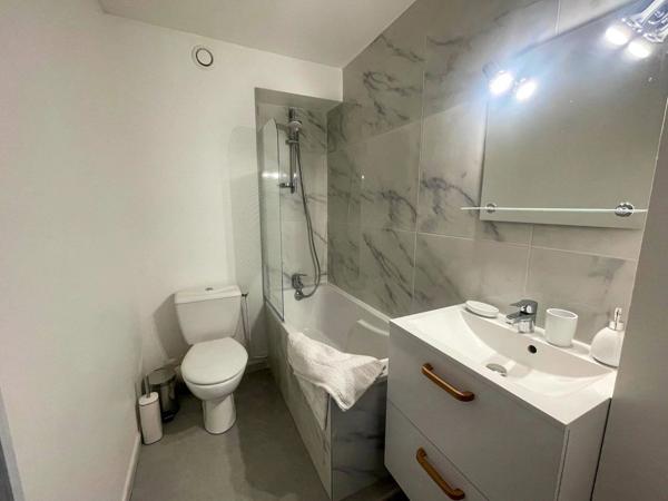 Location                                                      Appartement
                        
                     1 pièces                      22 m2                     à Saint-Étienne