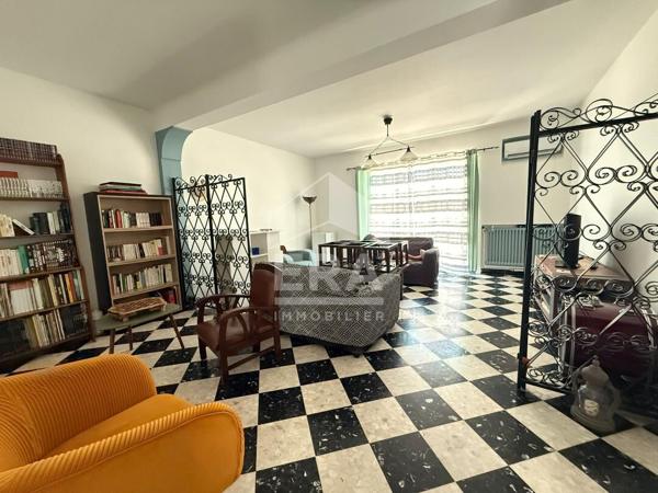 Maison avec local commercial