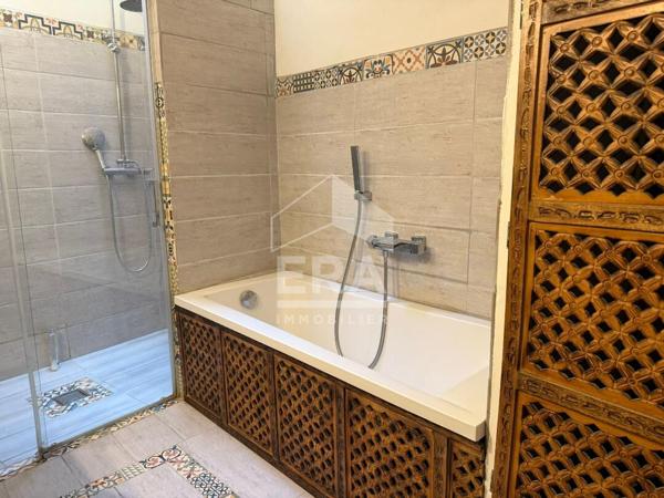 Maison avec local commercial