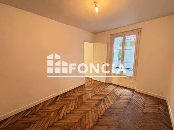 Location Appartement 3 pièces 43.14 m² - 18 rue Eugène Suë Paris 75018