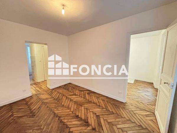 Location Appartement 3 pièces 43.14 m² - 18 rue Eugène Suë Paris 75018