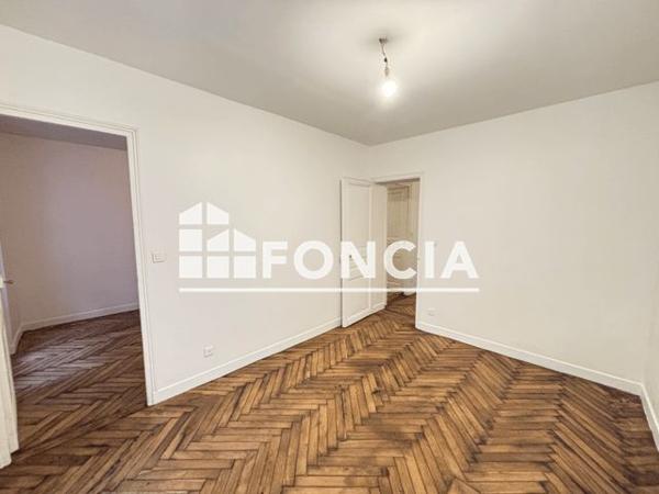 Location Appartement 3 pièces 43.14 m² - 18 rue Eugène Suë Paris 75018