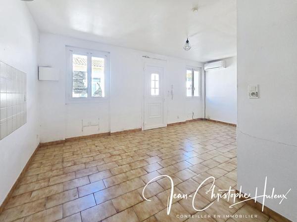 30000  NIMES - studio36 m2 + 15 m2 aménagement combles possible