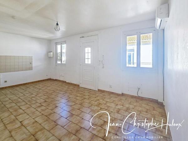 30000  NIMES - studio36 m2 + 15 m2 aménagement combles possible