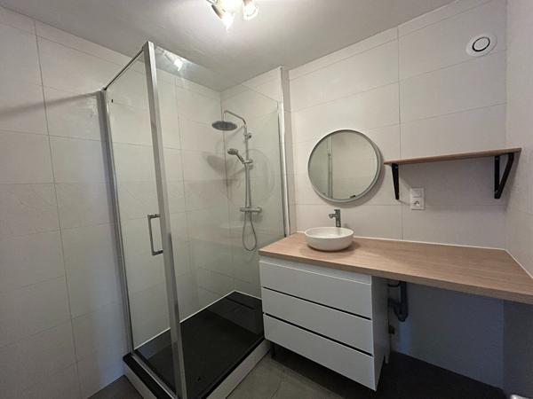BREST PETIT PARIS - 8 RUE DE L'ILE DE SEIN - Appartement T3 rénové de 74m² avec parking , Brest