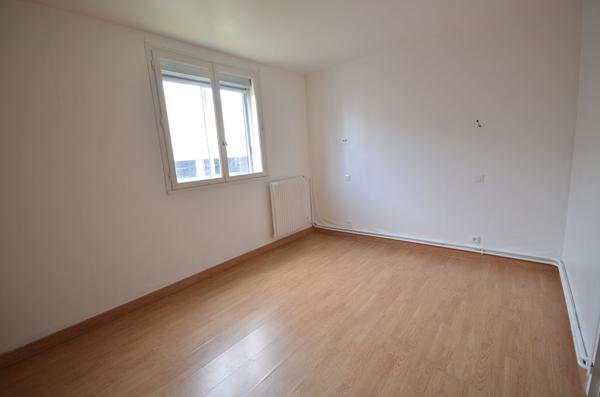 BREST PETIT PARIS - 8 RUE DE L'ILE DE SEIN - Appartement T3 rénové de 74m² avec parking , Brest