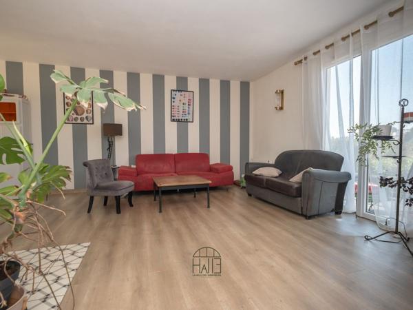 Maison
         5 pièces
        - 124 m² Exclusivité 230 000 € *