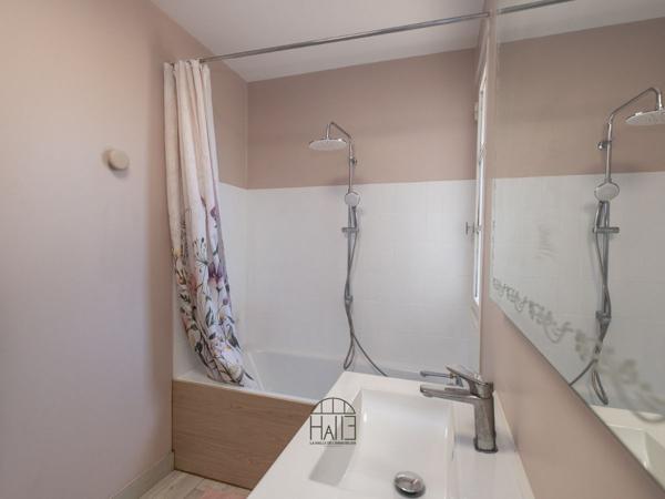 Maison
         5 pièces
        - 124 m² Exclusivité 230 000 € *