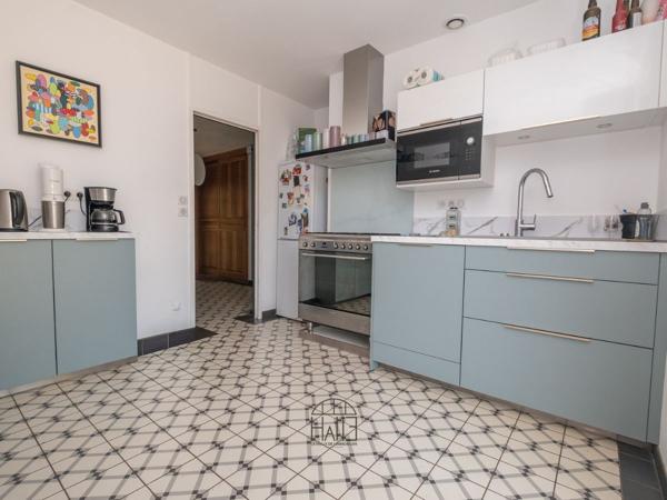 Maison
         5 pièces
        - 124 m² Exclusivité 230 000 € *
