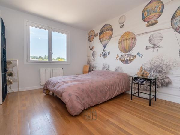 Maison
         5 pièces
        - 124 m² Exclusivité 230 000 € *