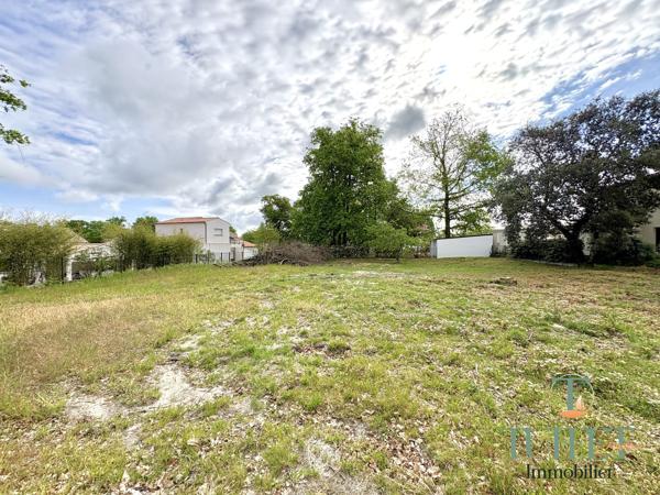 MAGNIFIQUE TERRAIN A BATIR SITUE DANS QUARTIE RECHERCHE