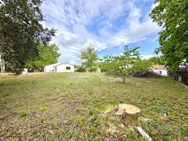 MAGNIFIQUE TERRAIN A BATIR SITUE DANS QUARTIE RECHERCHE