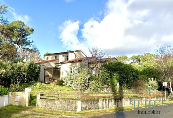 RONCE LES BAINS : MAISON A 500M DE LA PLAGE