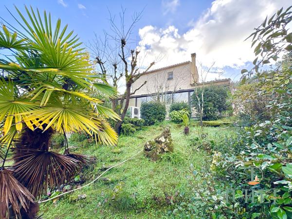 RONCE LES BAINS : MAISON A 500M DE LA PLAGE
