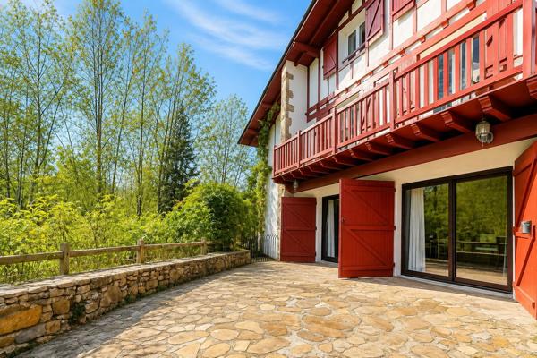 Maison Urrugne, quartier Olhette, 8 pièces 205 m2
