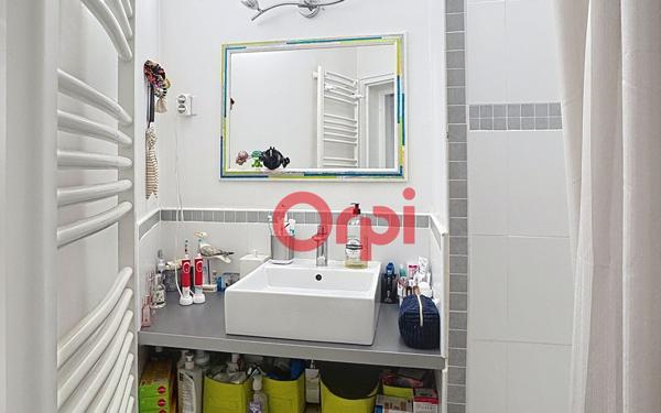 Appartement à vendre    3 pièces • 48 m2 Paris 20