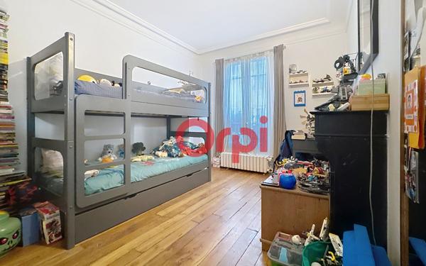 Appartement à vendre    3 pièces • 48 m2 Paris 20