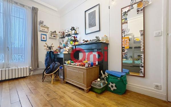 Appartement à vendre    3 pièces • 48 m2 Paris 20