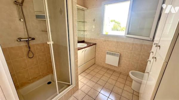 A VENDRE 56 VANNES Pompidou maison 1998 100 m² habitables, jardin 421 m²
