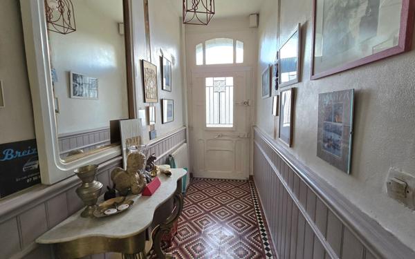 Maison à vendre    6 pièces •  Landivisiau