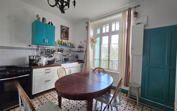 Maison à vendre    6 pièces •  Landivisiau