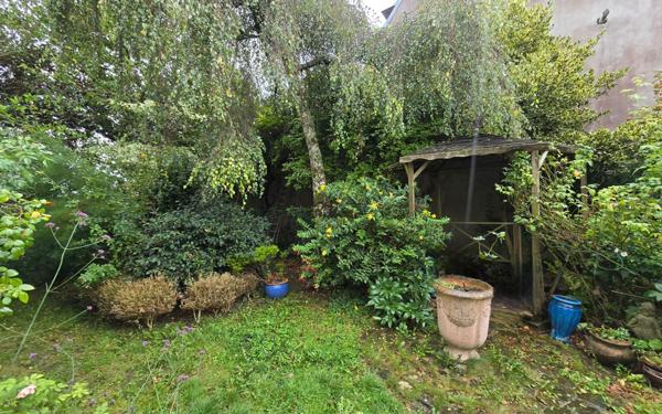 Maison à vendre    6 pièces •  Landivisiau