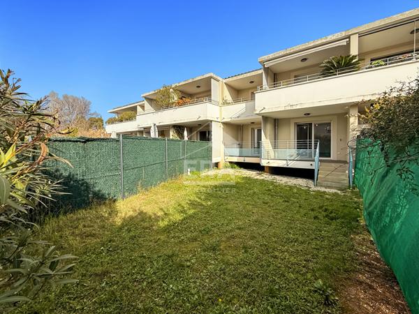 Les Pennes Mirabeau - Appartement T3 Rez de Jardin 52.04 m2 + terrasse et terrain