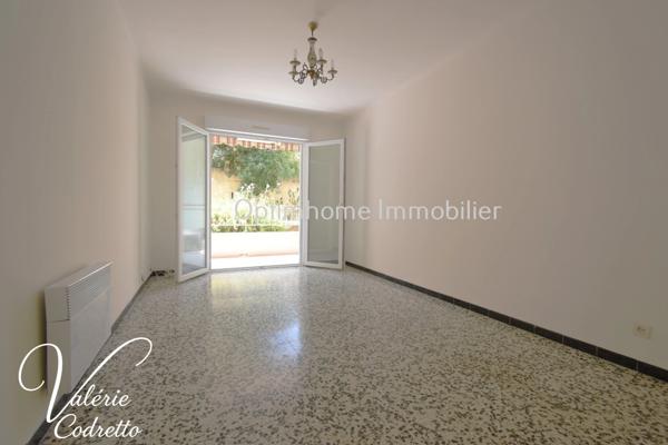 Appartement T3 de 64 m² avec terrasse et loggia – Résidence Le Cap d'Or – Six-Fours-les-Plages – À deux pas de la plage 83140