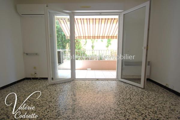 Appartement T3 de 64 m² avec terrasse et loggia – Résidence Le Cap d'Or – Six-Fours-les-Plages – À deux pas de la plage 83140