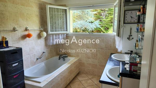 Maison à GUECELARD, 72230 - 8 pièces 186m²