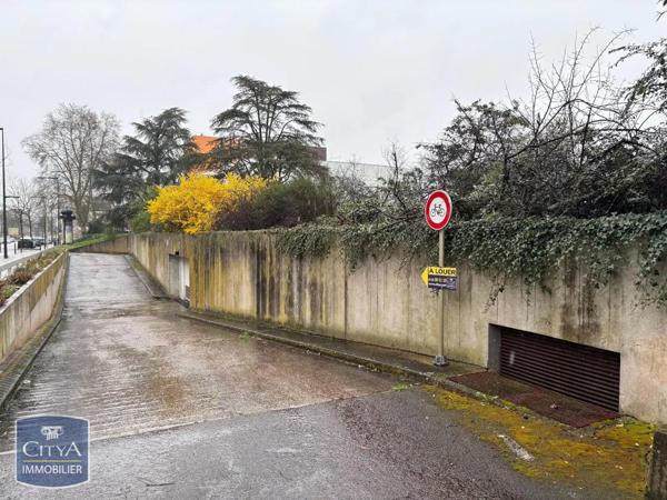 Parking à louer Mâcon (71000)