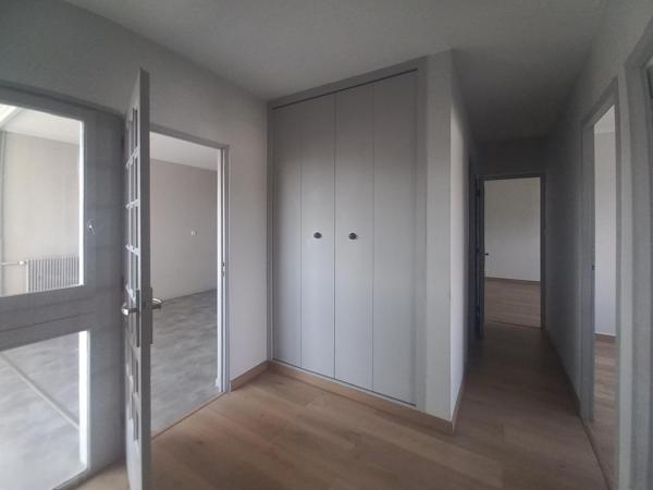 appartement Type 4, résidence avec parc, un garage