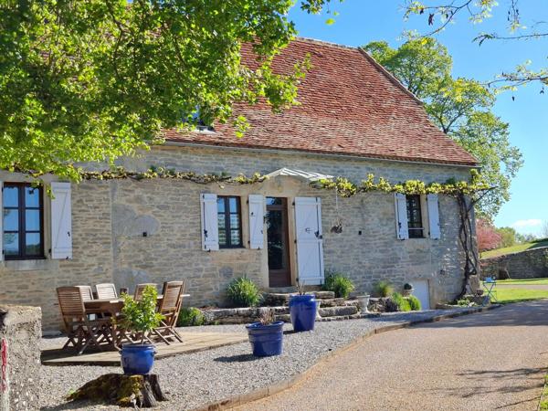 Domaine d'exception du XVIIIe siècle , composé de 4 gîtes et maison d'habitation ,exploitable immédiatement !