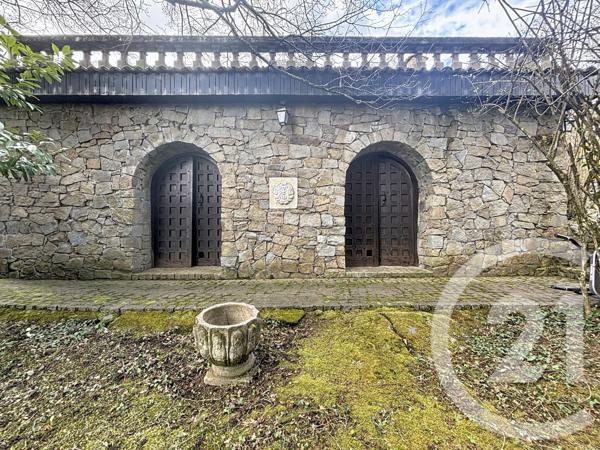Maison à vendre  8 pièces - 300 m2 ORCINES - 63
