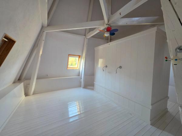 GROS POTENTIEL POUR CETTE TRES BELLE PROPRIETE DE 19HA AVEC CHATEAU ET BATIMENT DE + DE 1200 M²